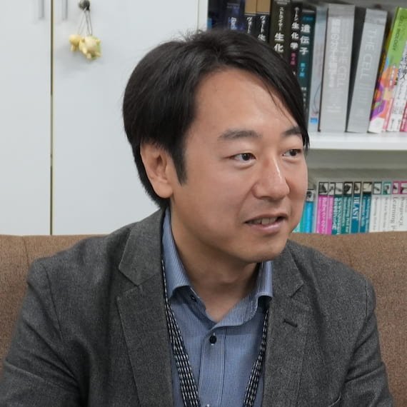 荒川教授の写真