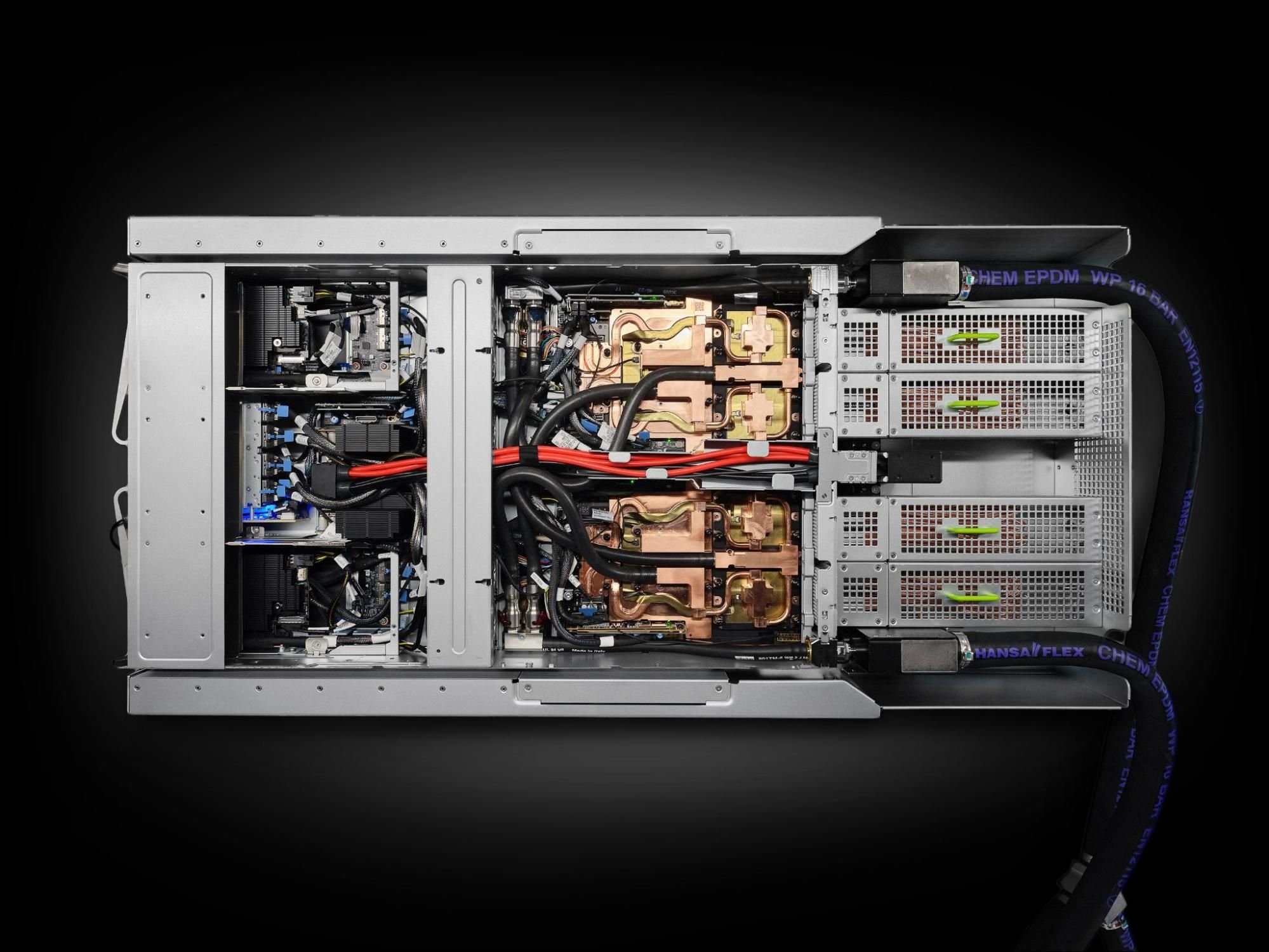 液冷式NVIDIA Blackwellコンピュートトレイ（引用：NVIDIA）