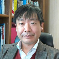 五十嵐 洋 氏