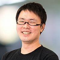 清水 俊博 氏